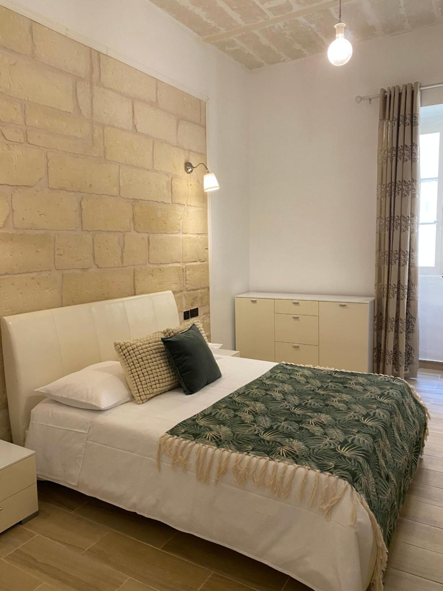 Stylish Typical Maltese Getaway Close To The Sea Sliema Eksteriør billede
